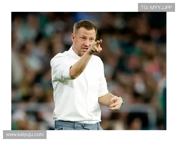 德媒称因连续两轮不胜遭汉堡反超 科隆主帅斯特鲁伯与体育总监凯勒或将被解雇